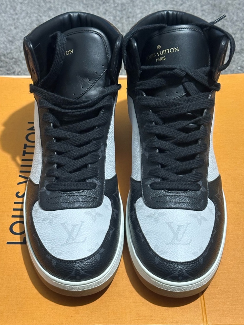 Louis Vuitton Men's Rivoli Sneaker Boot Tricolor Monogram High Top 10.5-11 LV9.5 - Picture 2 of 9